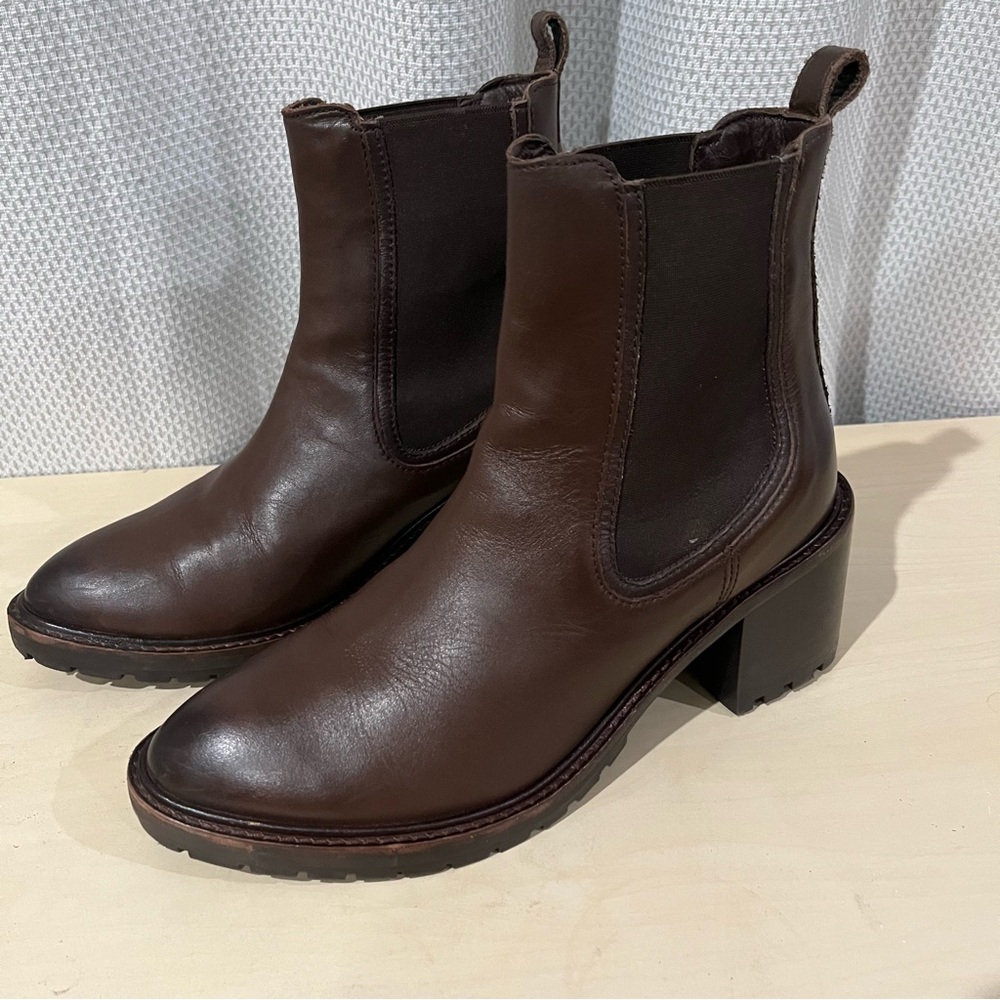 Knockout-Thursday Boot Co.

Chocolate Hand-Finished Full-Grain Leather